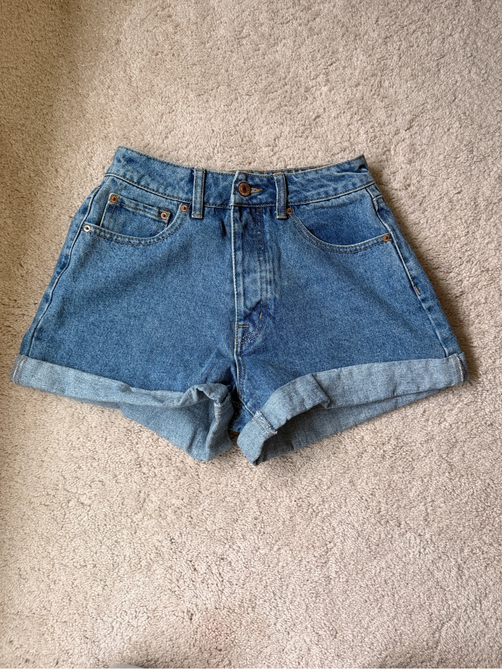 Classic High-Waist cuffed Blue Denim Shorts